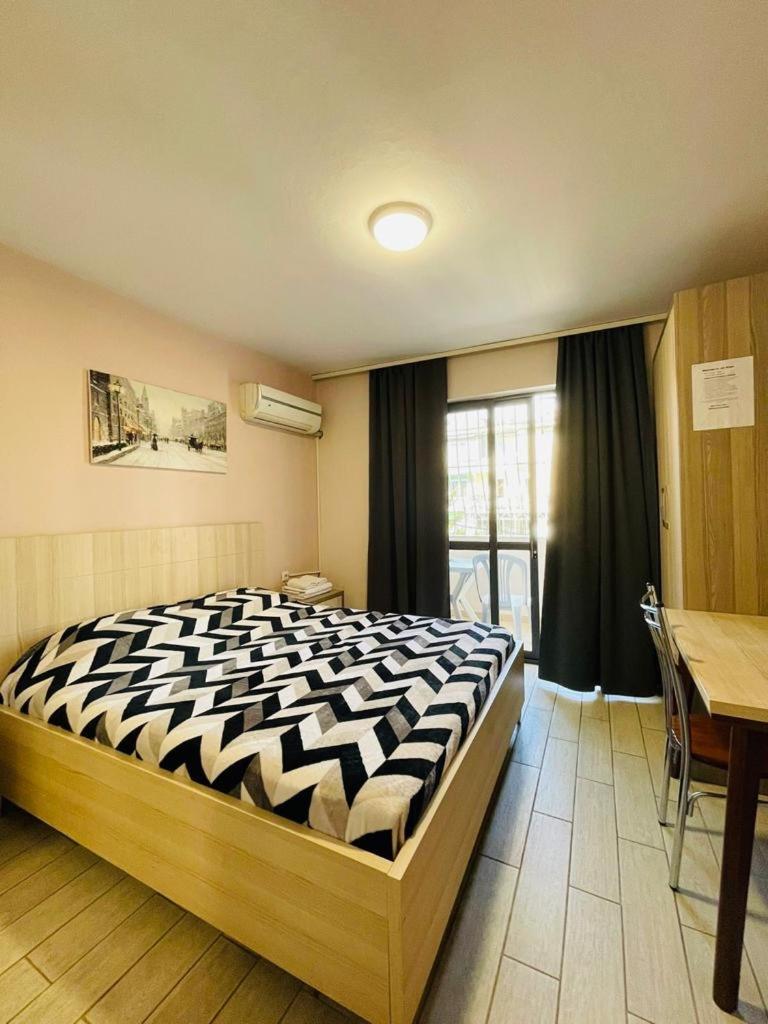 Urban Life Tirana- Economy Rooms מראה חיצוני תמונה